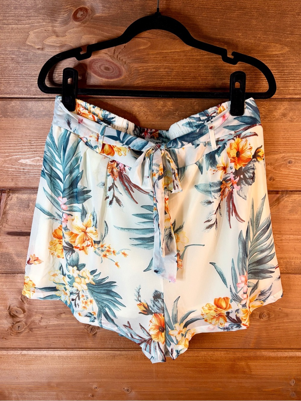 Fashion Nova Cream High-Waist Tropical Floral Tie Lined Sheer Shorts Size XL 💛